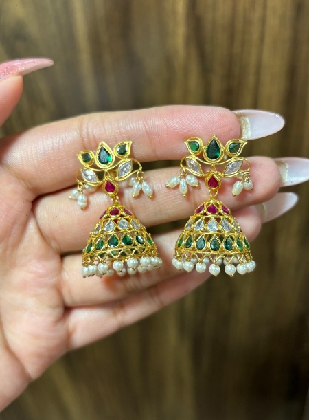 14 kt lotus jhumka earring