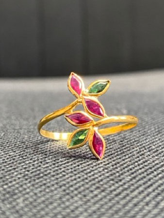 Cute ring in leaf pattern