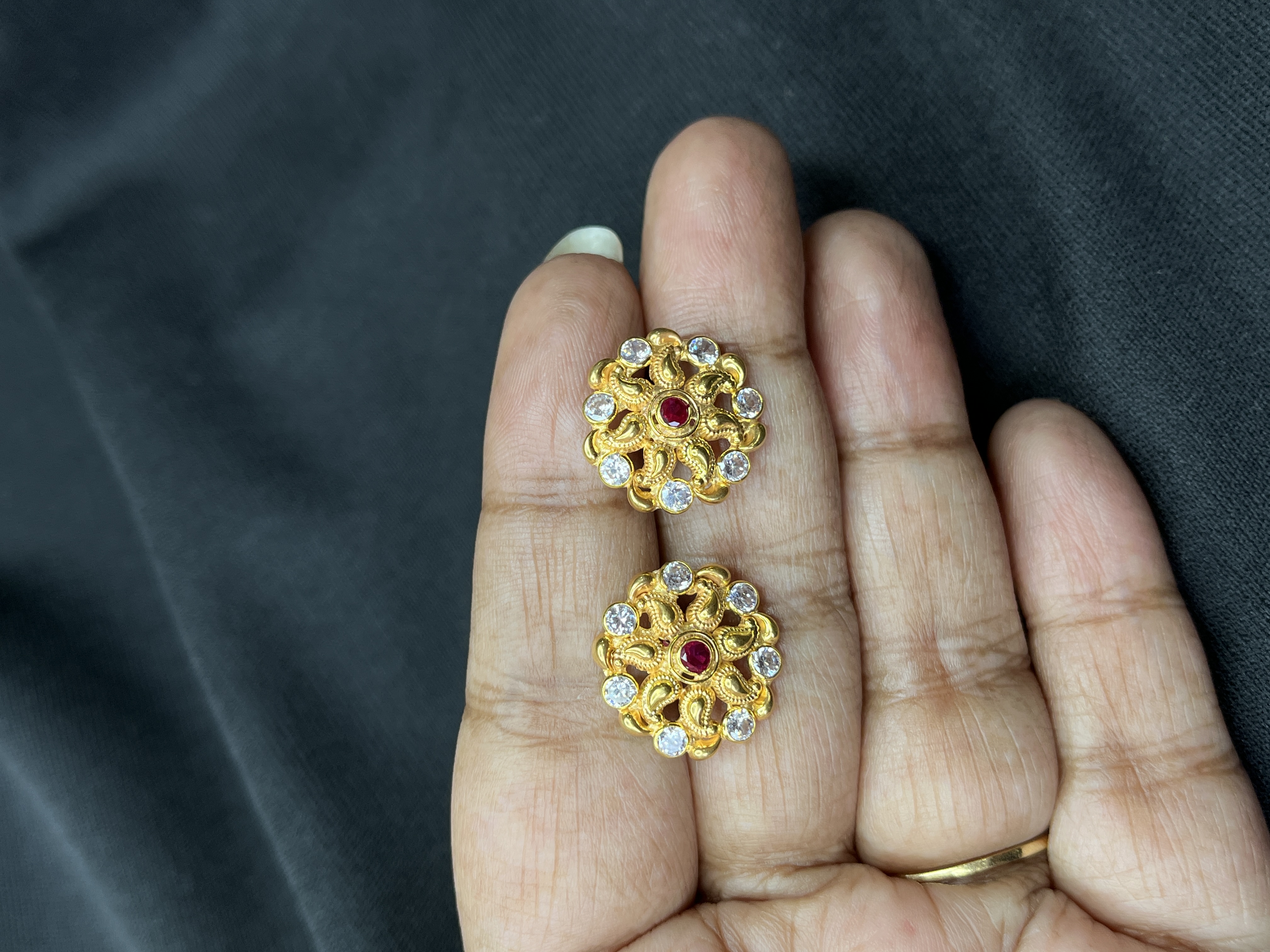 Red white gold stud earrings