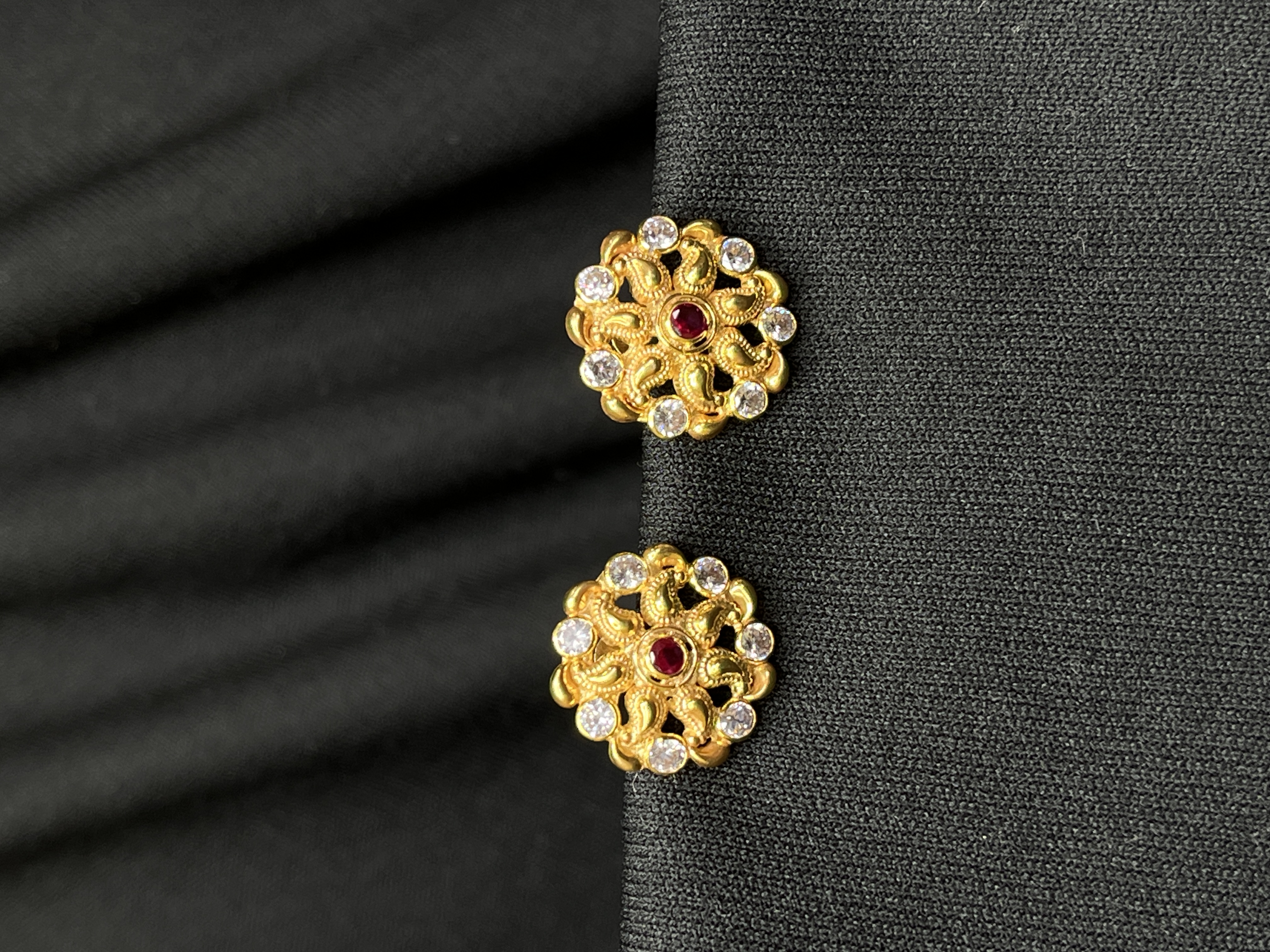 Red white gold stud earrings