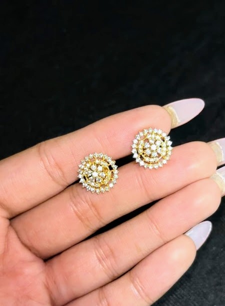 Circle swarovski stud