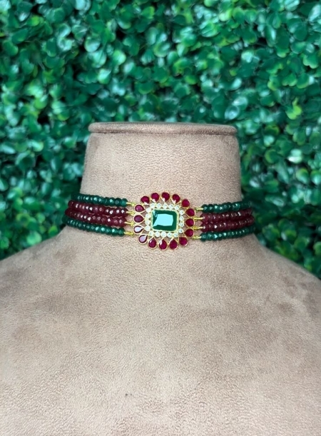 Green and red choker