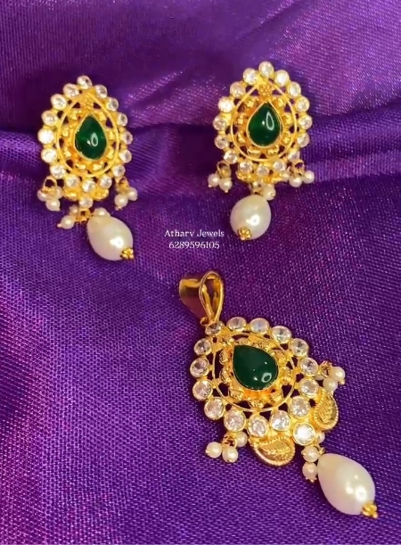 Pendant set