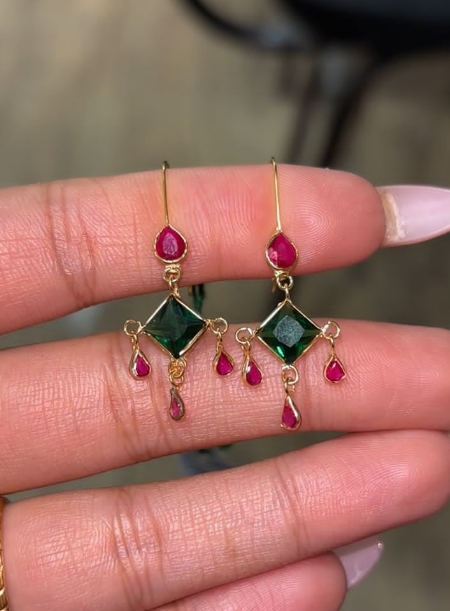 14 kt green and pink dangle earring