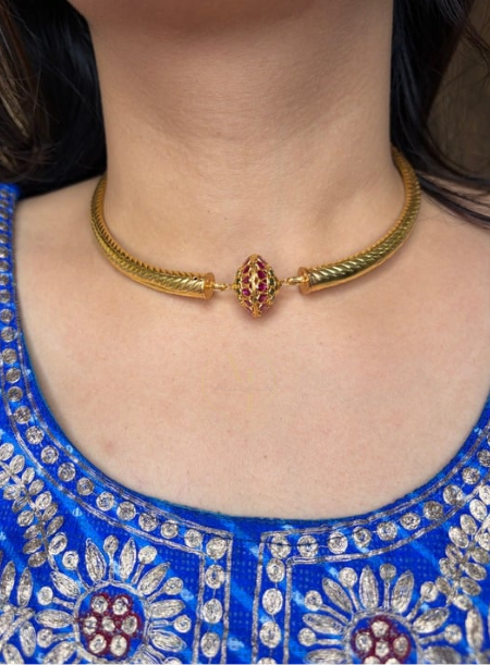 Detachable Gold Hasli (kanti Necklace)