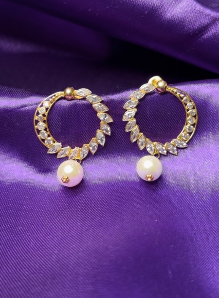 White polky Earring