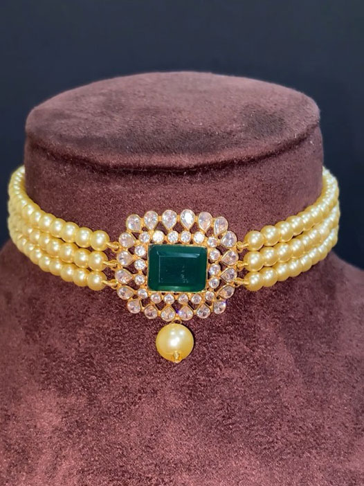 14KT emerald green beads choker with cream pearls