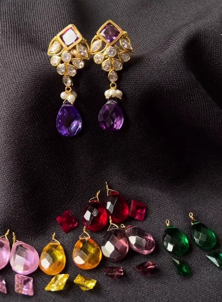 Changeable earrings with drops