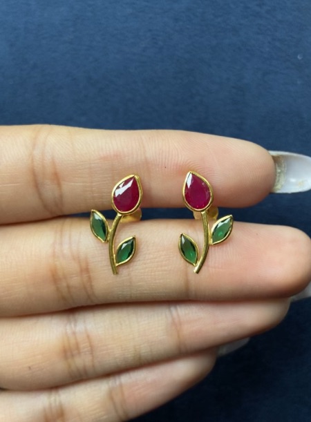 14kt tulip earring