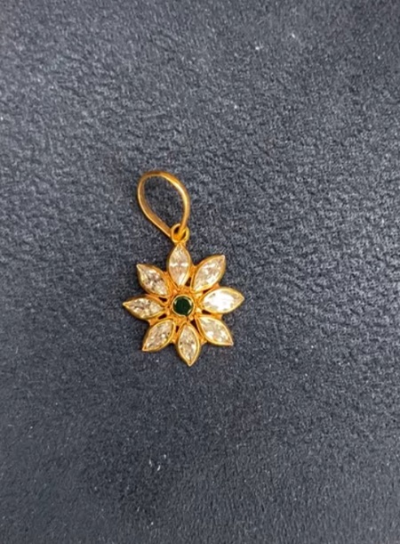 14kt flower pendant