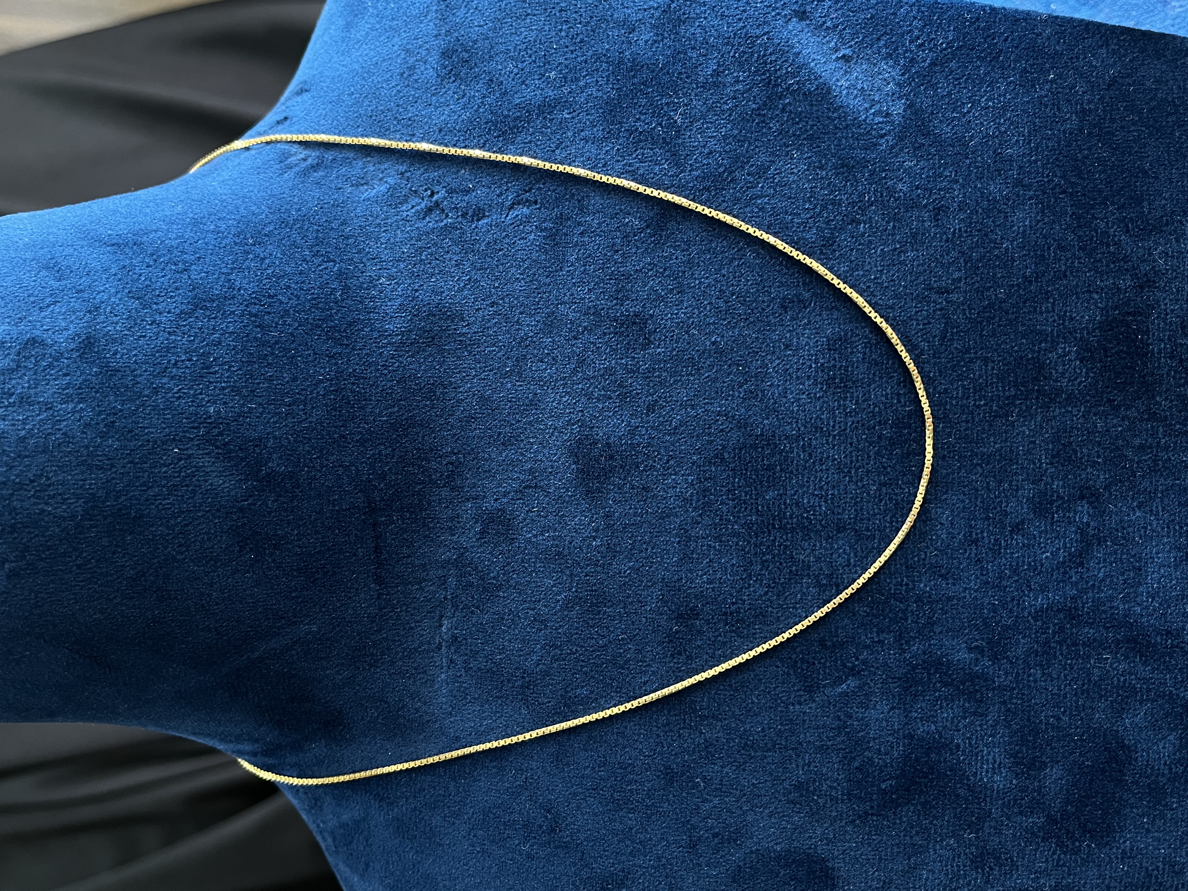 18 inches sleek gold chain for unisex